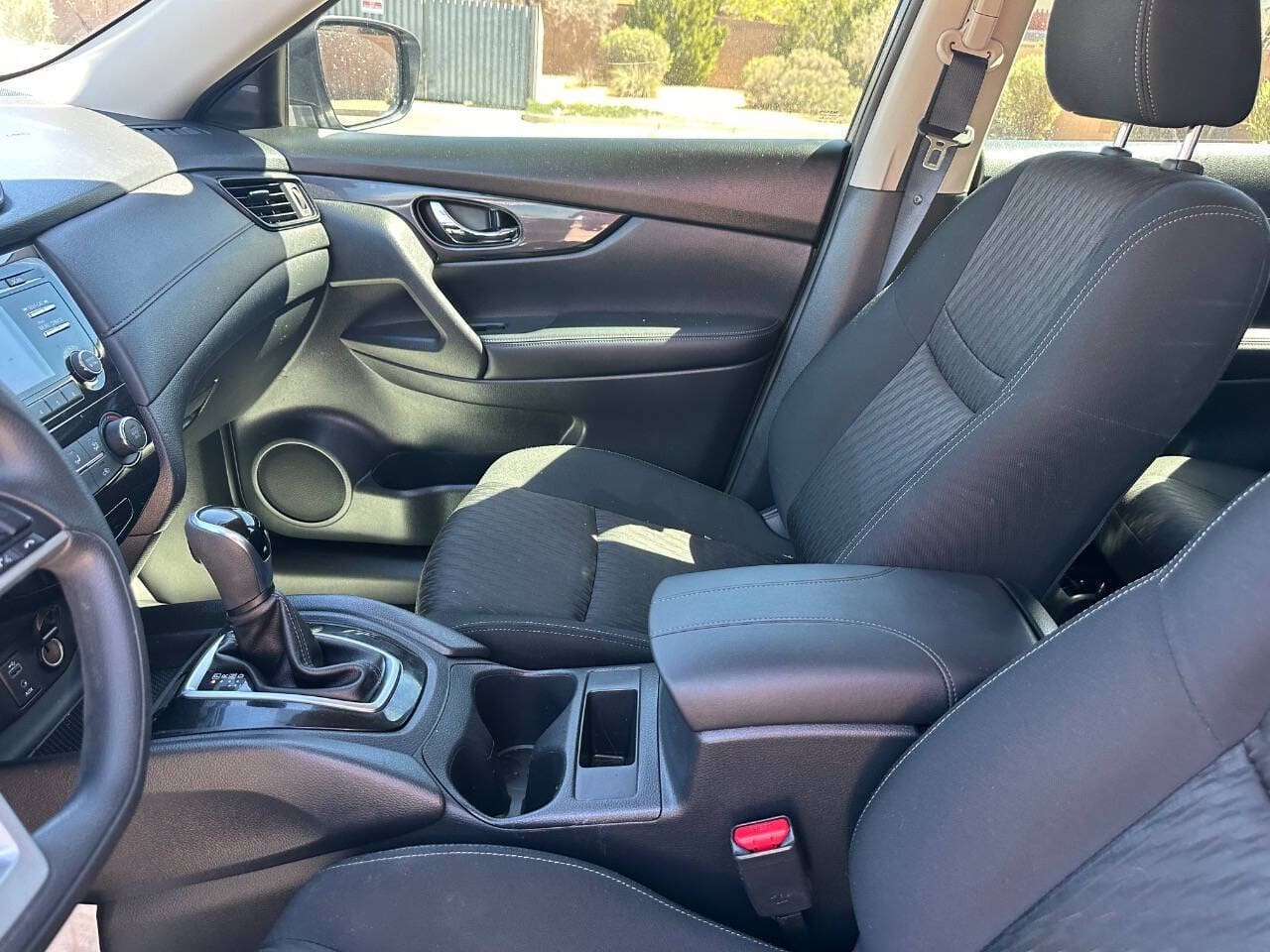 2017 Nissan Rogue - Image 8