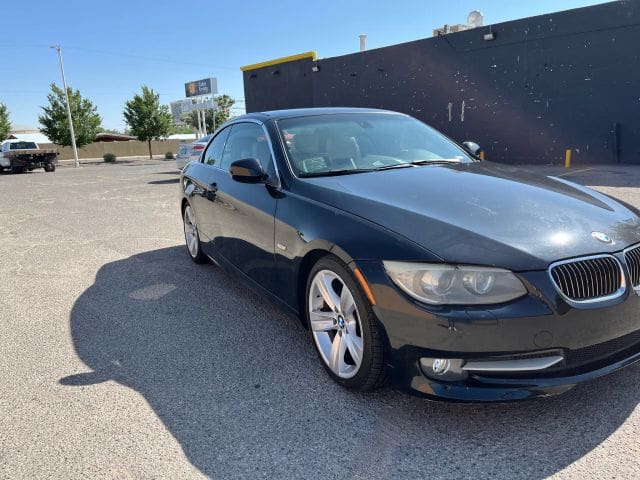 2011 BMW 3 Series - Image 4