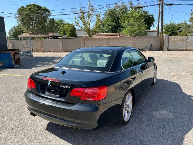 2011 BMW 3 Series - Image 9