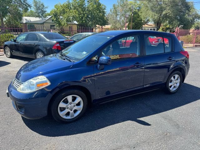 2008 Nissan Versa - Image 2