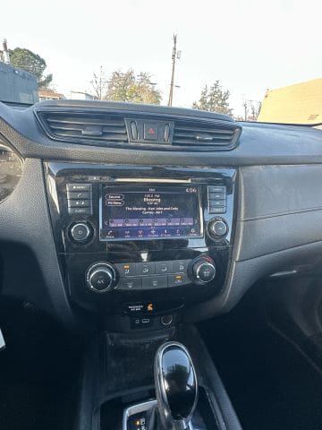 2018 Nissan Rogue - Image 7