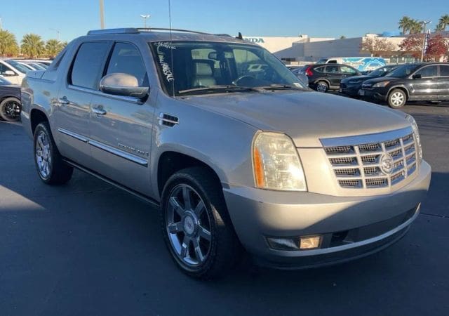 2008 Cadillac Escalade EXT - Image 6