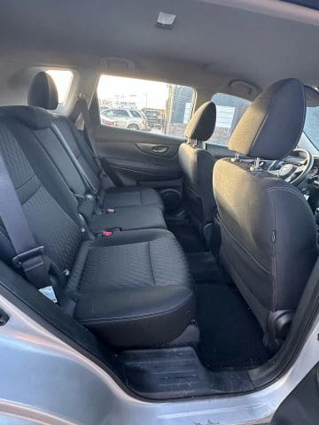 2018 Nissan Rogue - Image 10