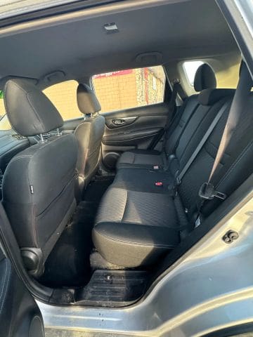 2018 Nissan Rogue - Image 11