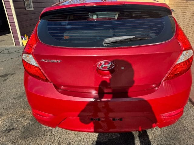 2012 Hyundai Accent - Image 4