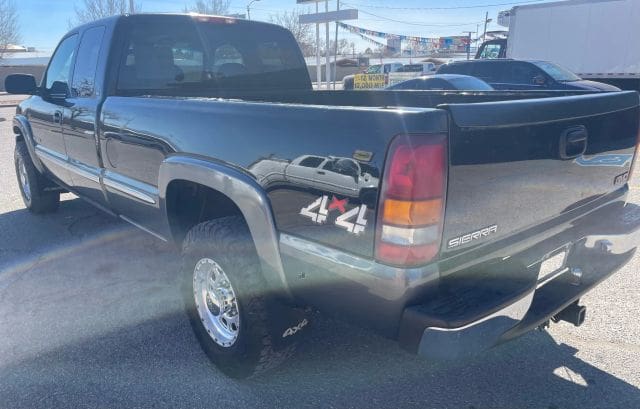 2000 GMC Sierra 2500 HD Extended Cab - Image 2