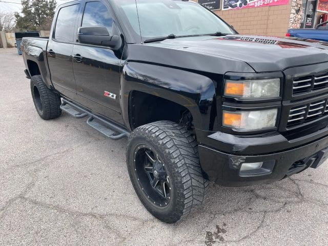 2015 Chevrolet Silverado 1500 Crew Cab - Image 4