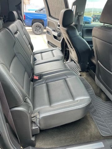 2015 Chevrolet Silverado 1500 Crew Cab - Image 9