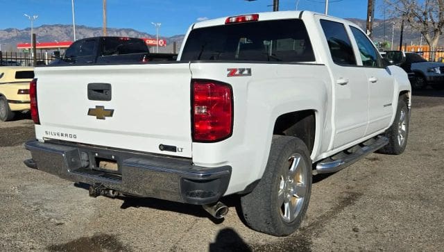 2015 Chevrolet Silverado 1500 Crew Cab - Image 5