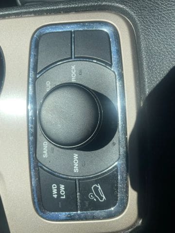 2014 Jeep Grand Cherokee - Image 17