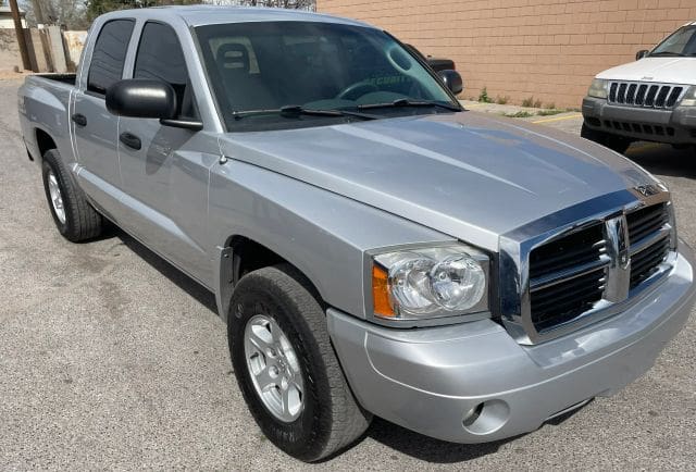 2006 Dodge Dakota Quad Cab - Image 4