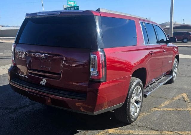2017 GMC Yukon XL - Image 3