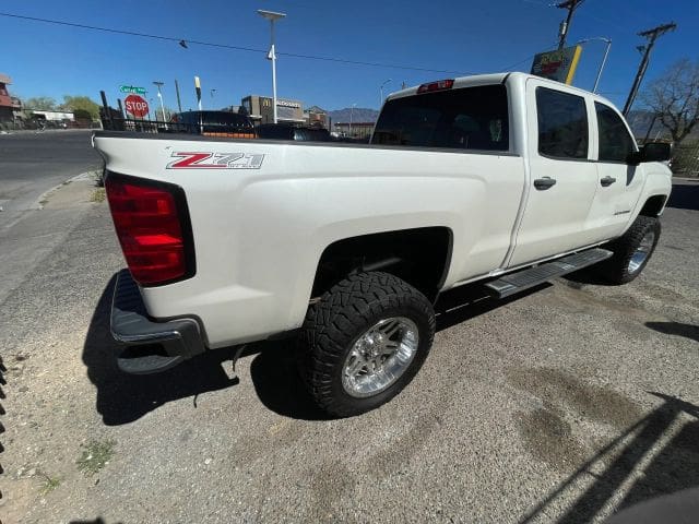 2014 Chevrolet Silverado 1500 Crew Cab - Image 4