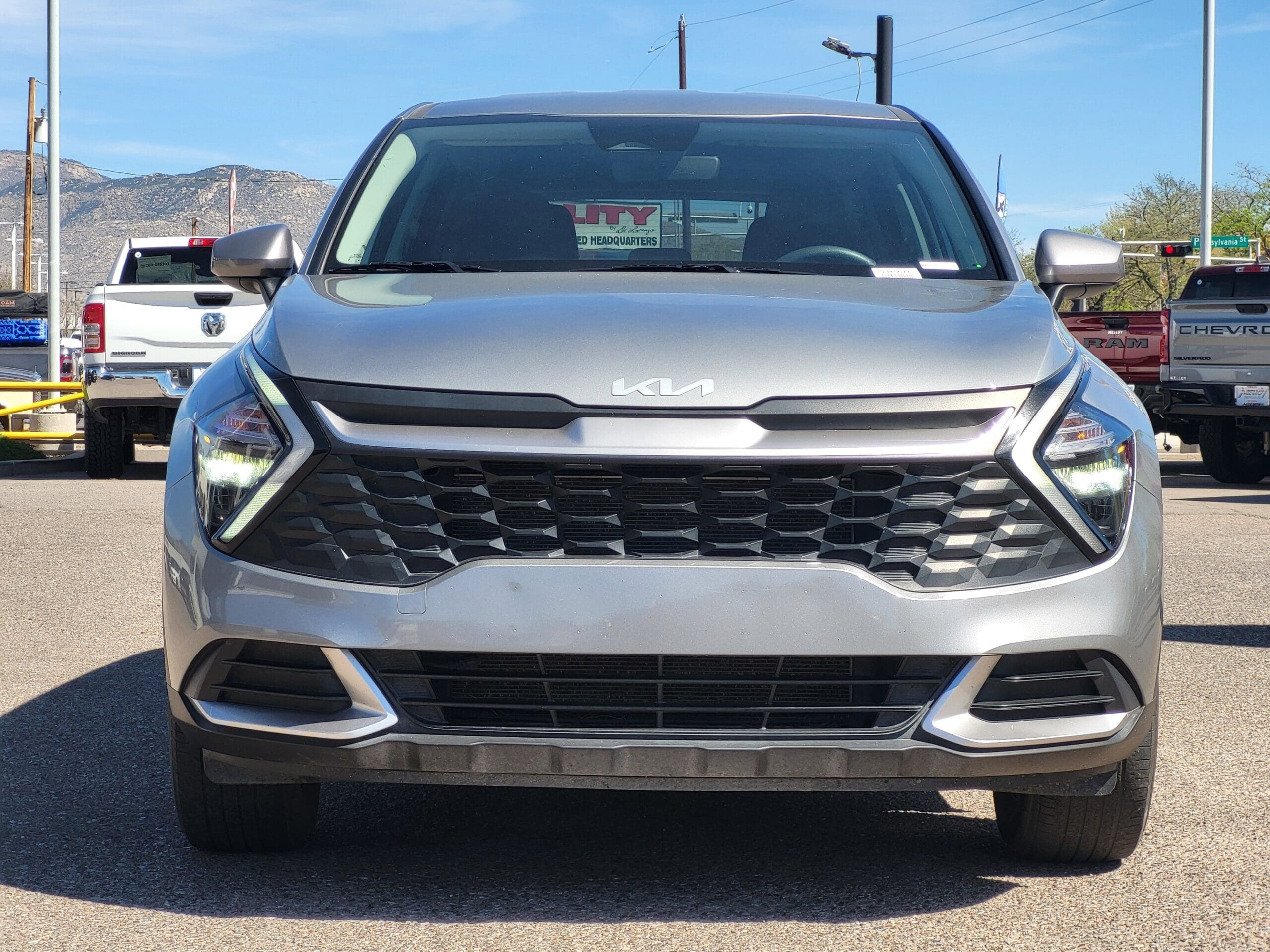 2023 Kia Sportage - Image 2