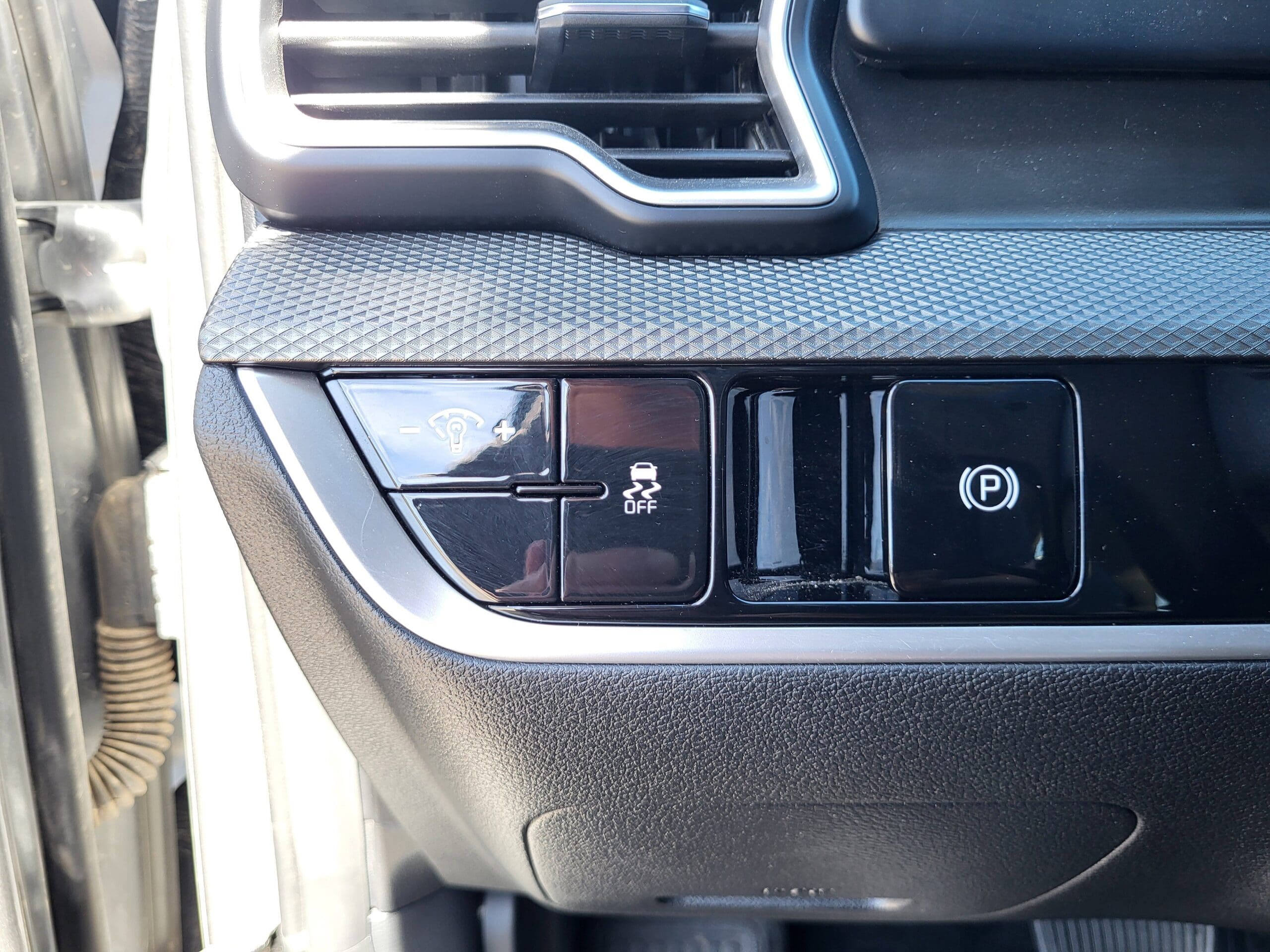 2023 Kia Sportage - Image 16