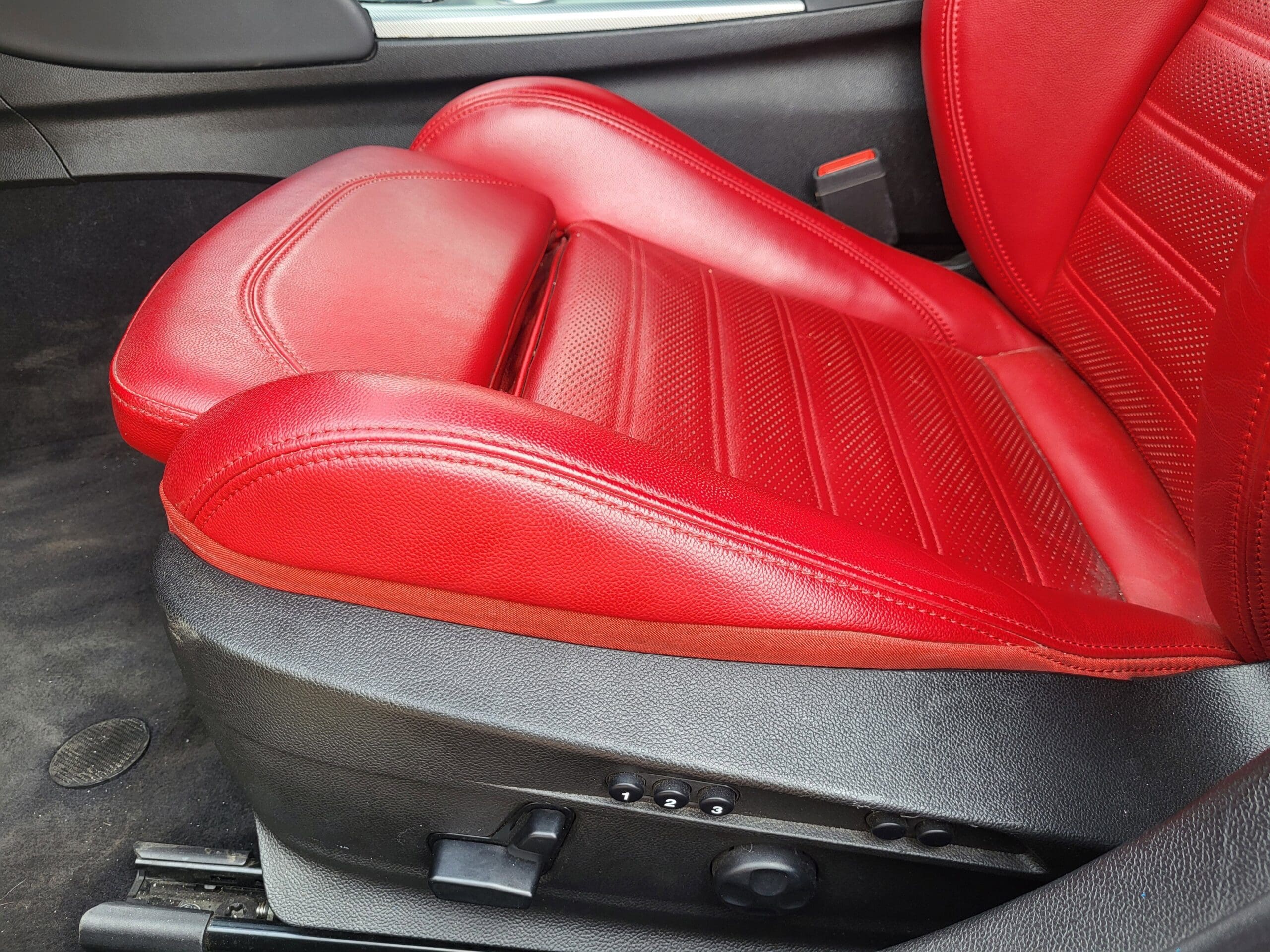 2023 Alfa Romeo Giulia - Image 18