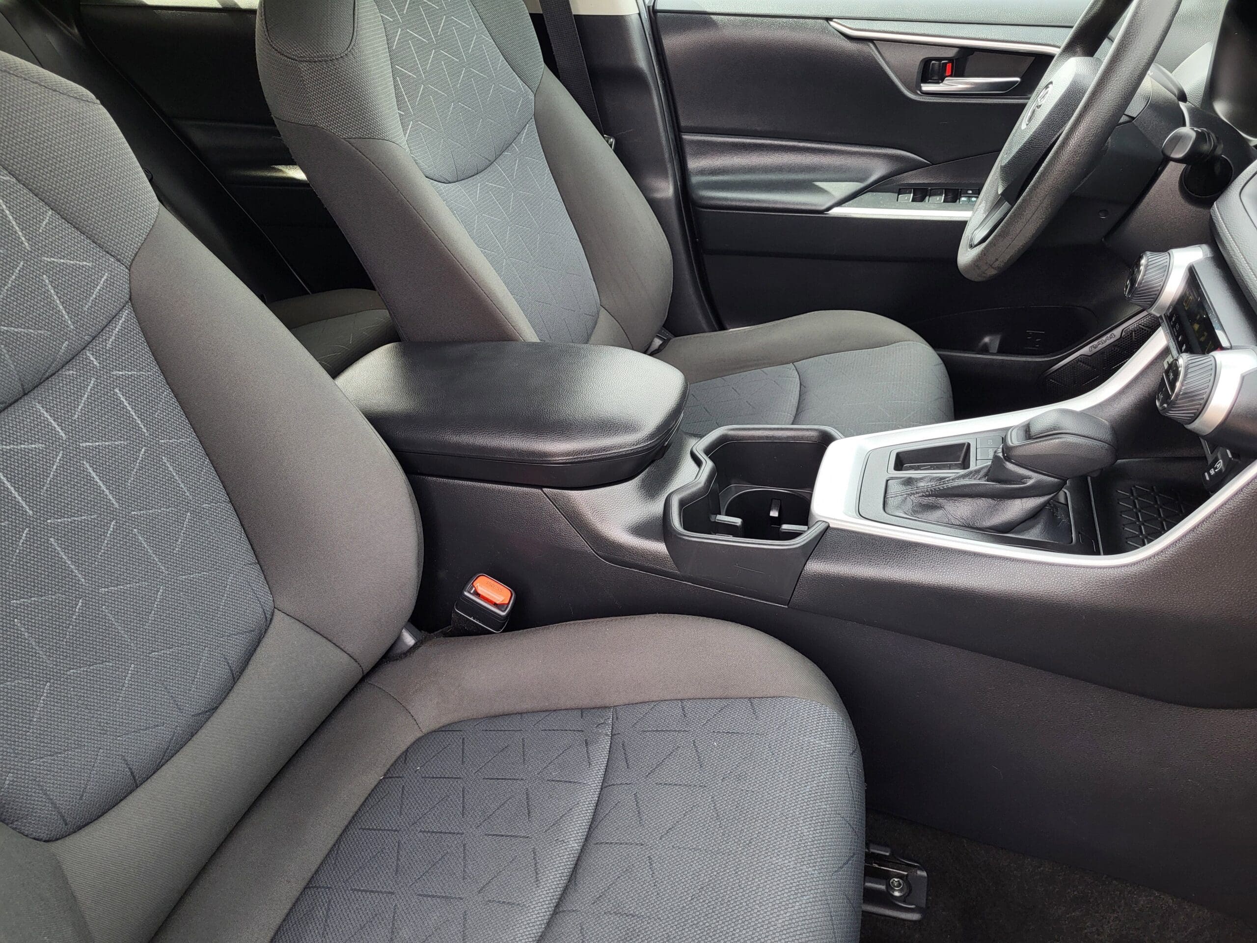 2022 Toyota RAV4 - Image 10