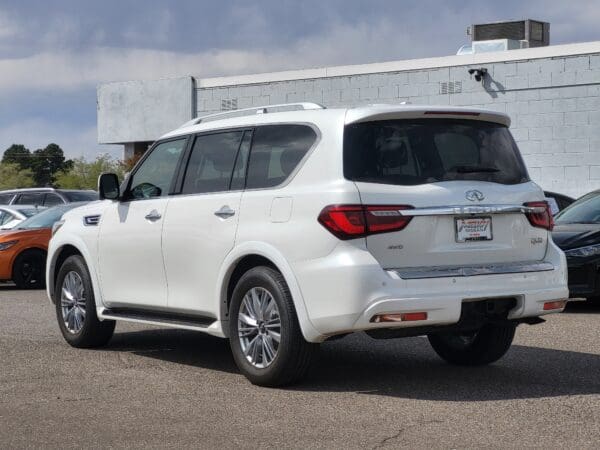 2024 INFINITI QX80