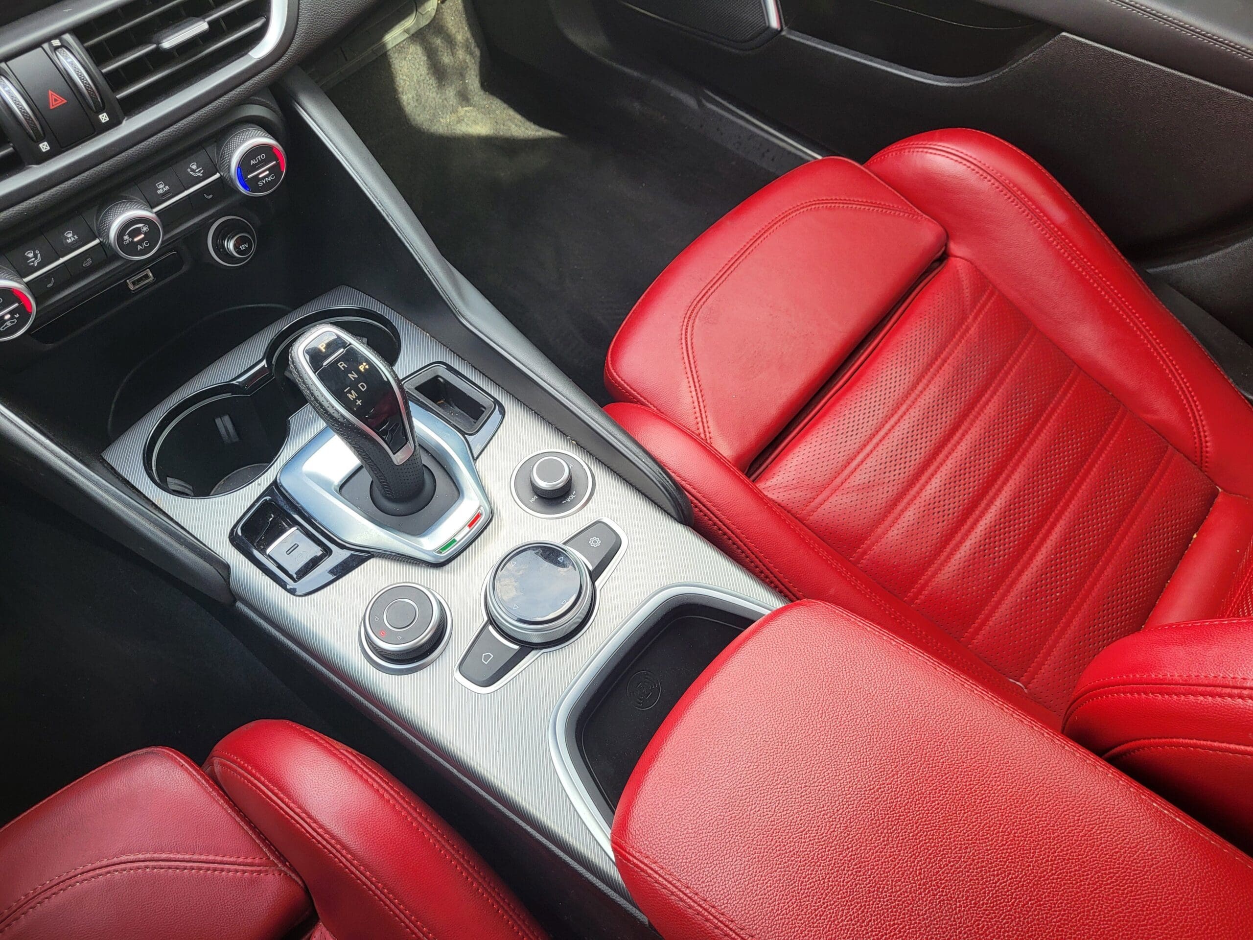 2023 Alfa Romeo Giulia - Image 15