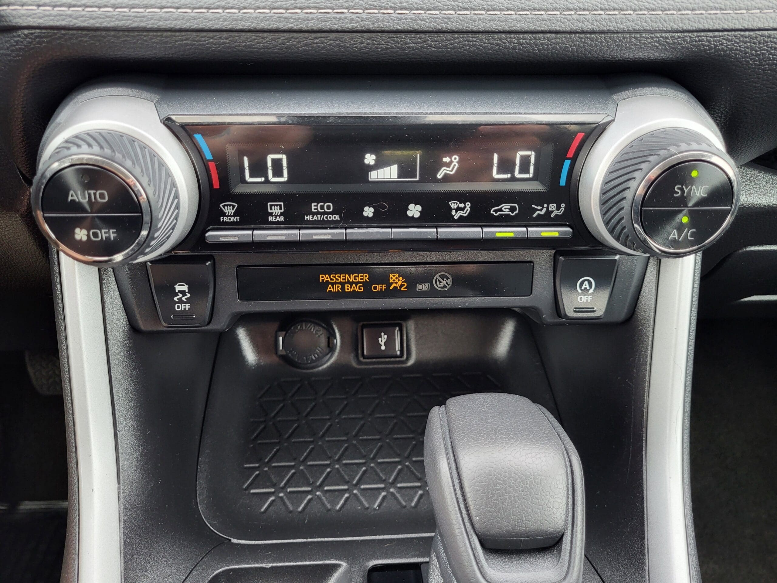 2022 Toyota RAV4 - Image 14