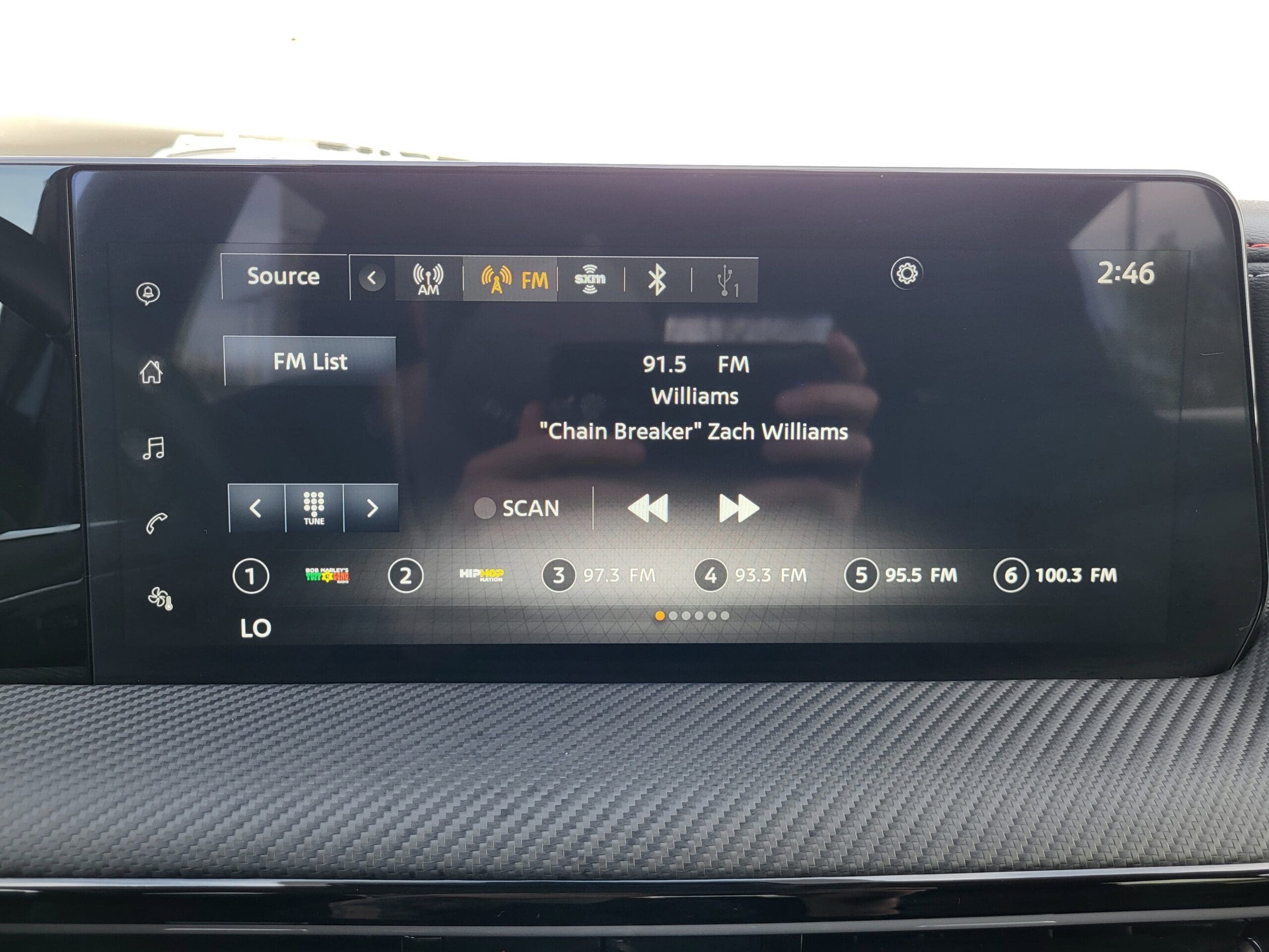 2025 Nissan Kicks - Image 12