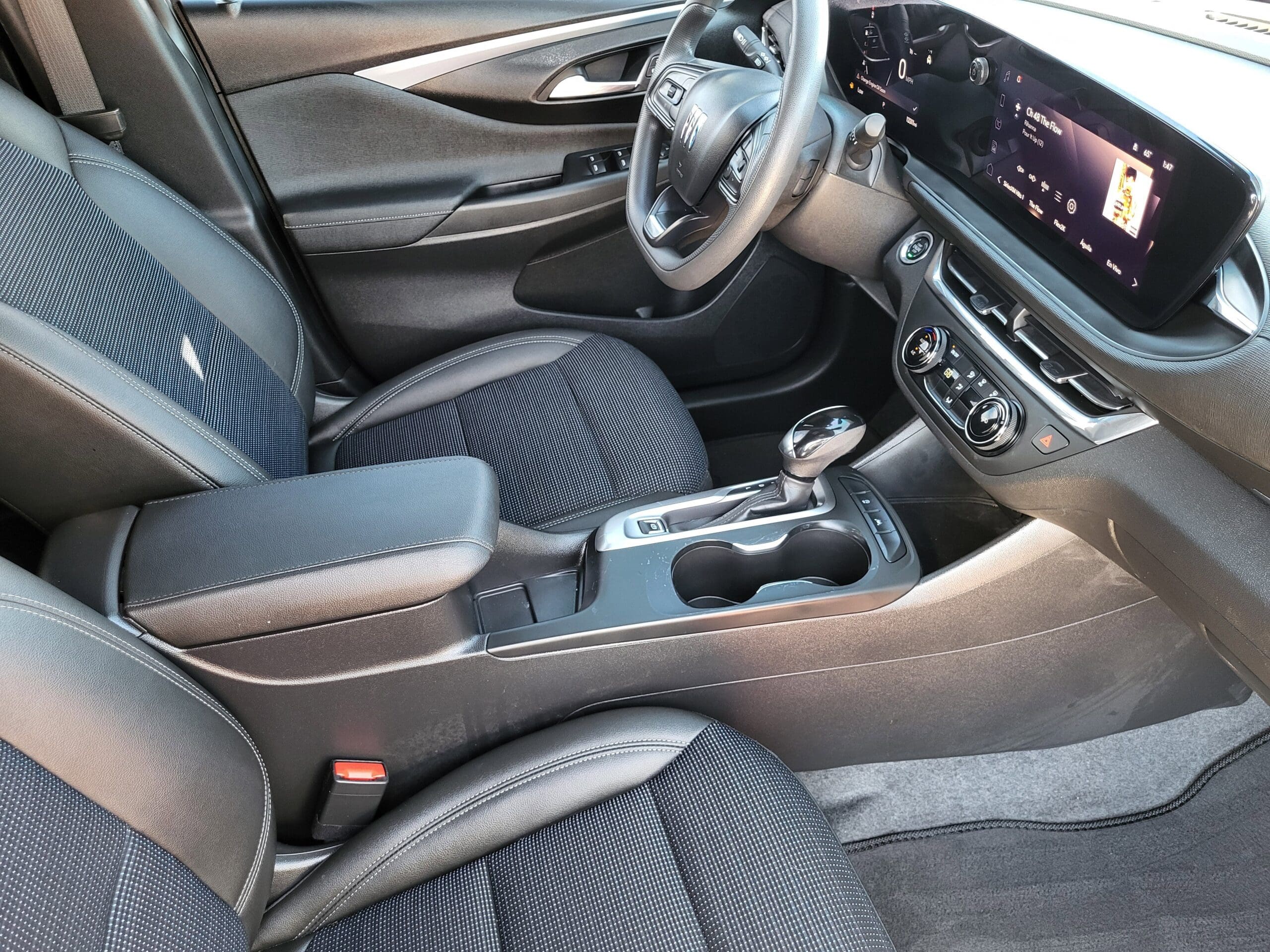 2025 Buick Envista - Image 13