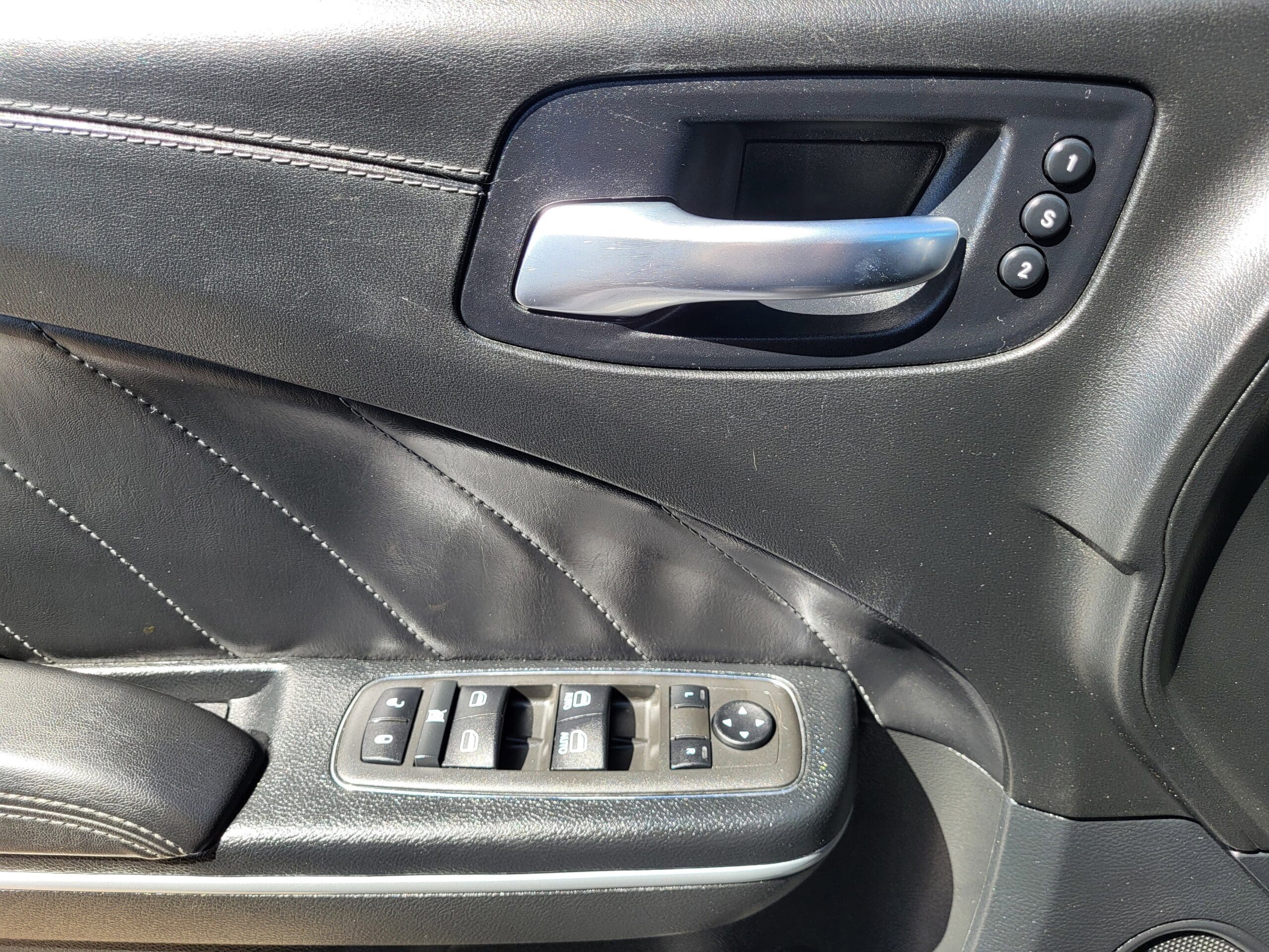 2022 Dodge Charger - Image 16