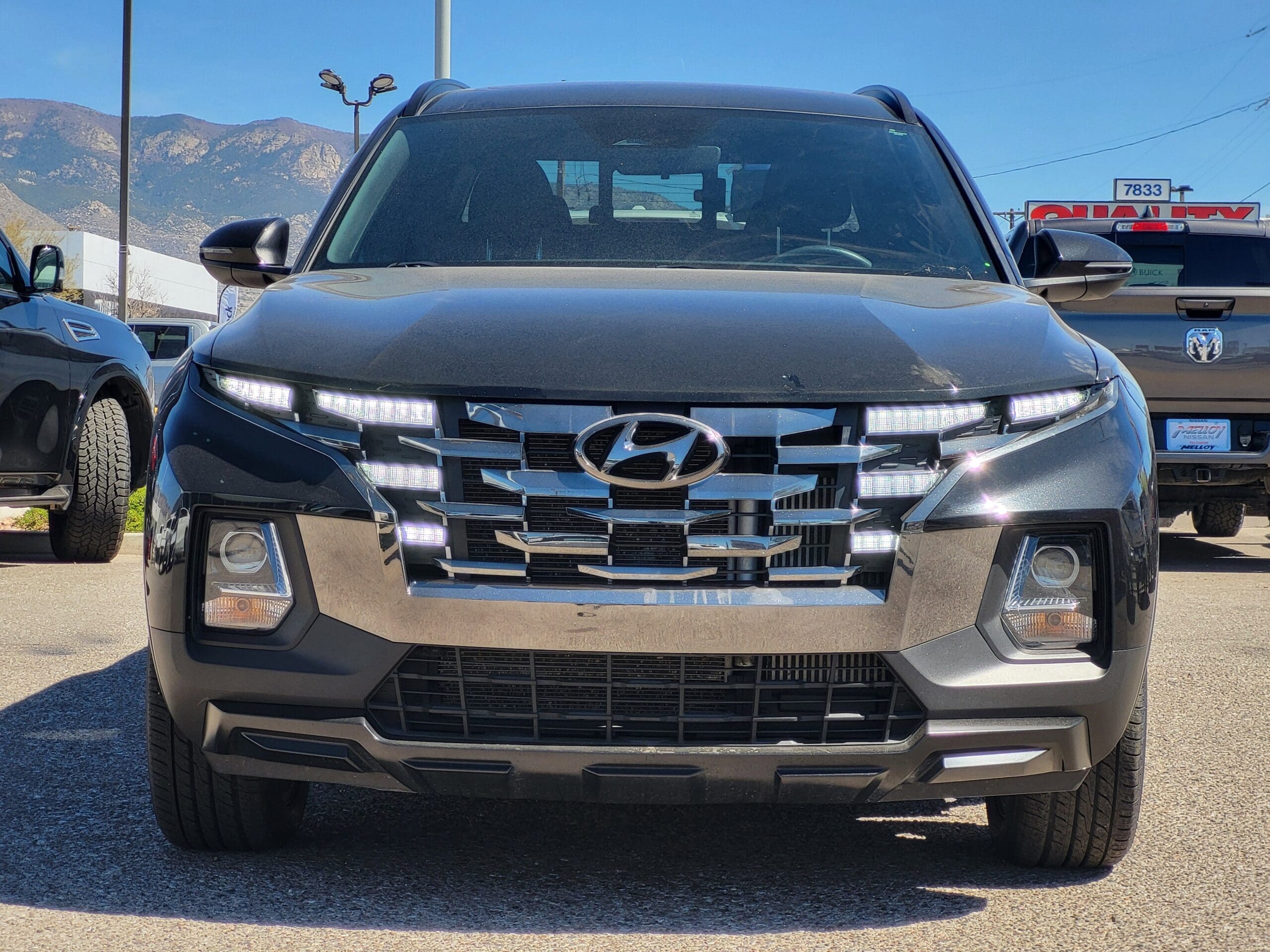 2023 Hyundai Santa Cruz - Image 2