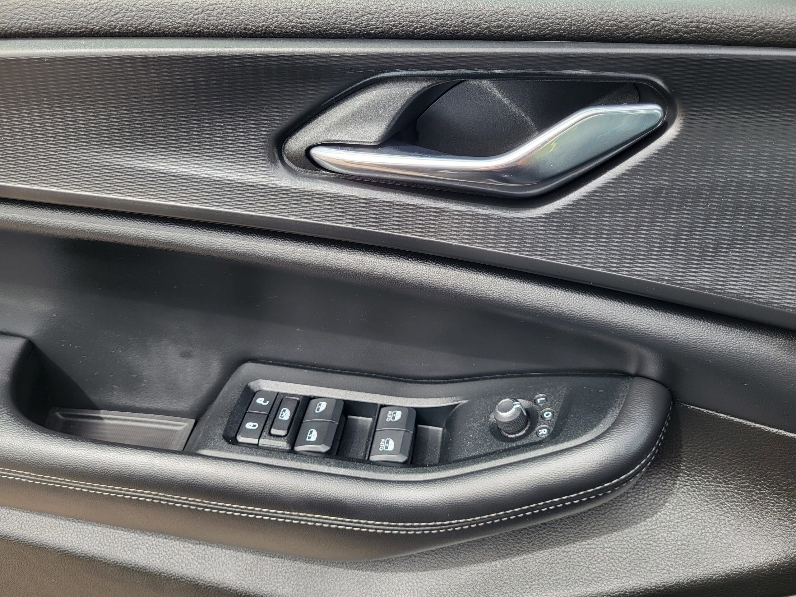 2024 Jeep Grand Cherokee L - Image 16