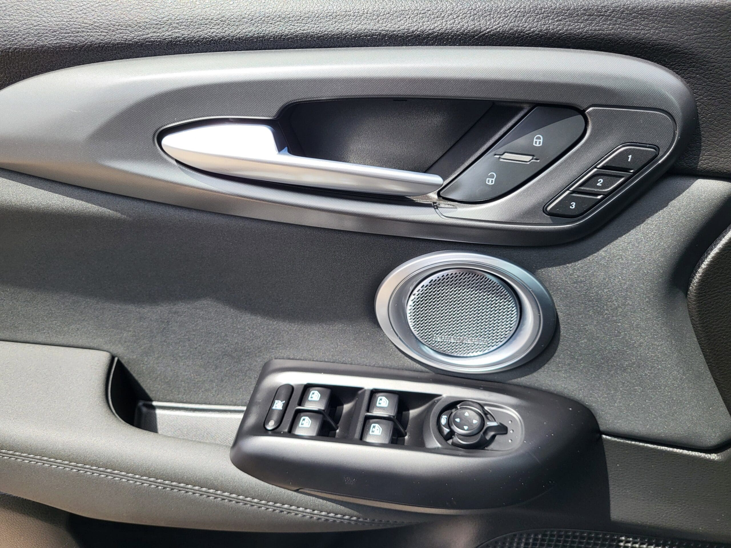 2024 Alfa Romeo Tonale - Image 18