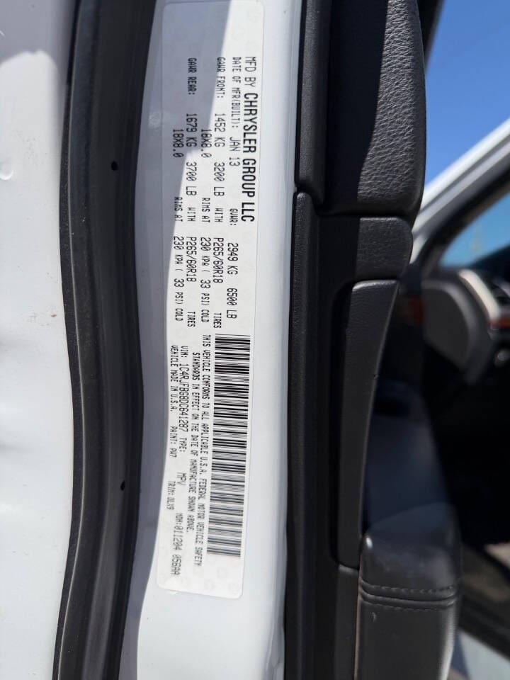 2013 Jeep Grand Cherokee - Image 16