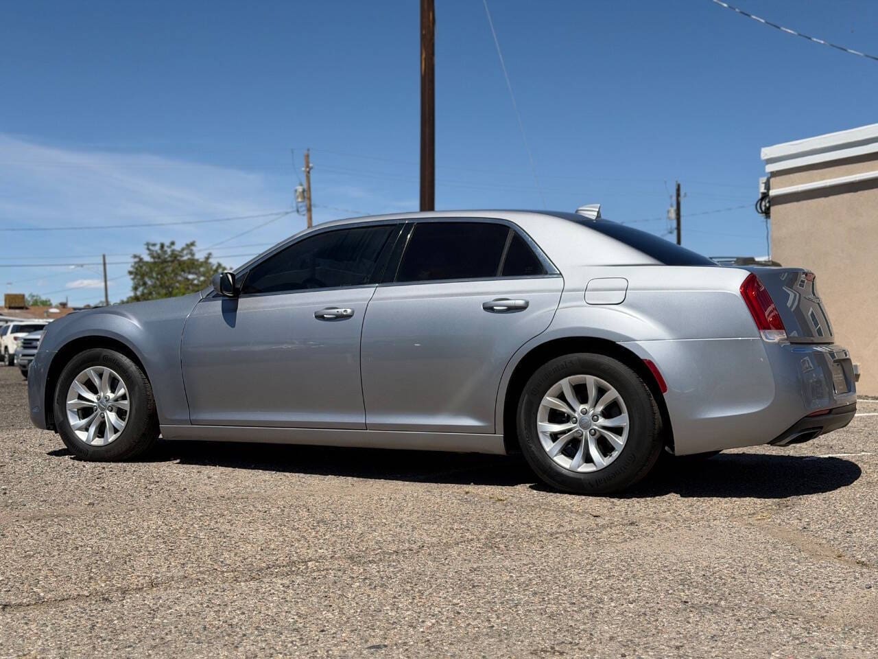 2015 Chrysler 300 - Image 7