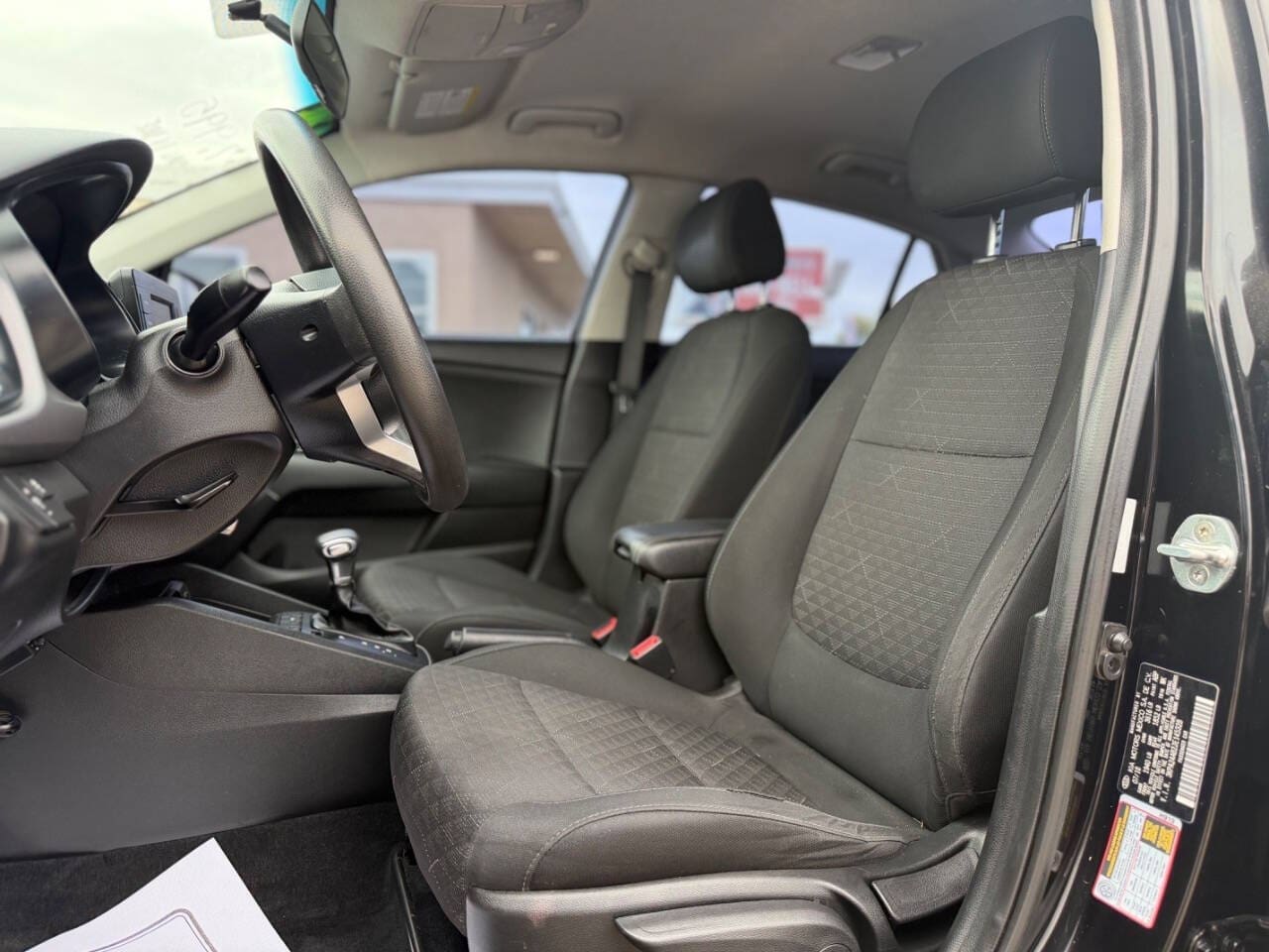 2018 Kia Rio - Image 11