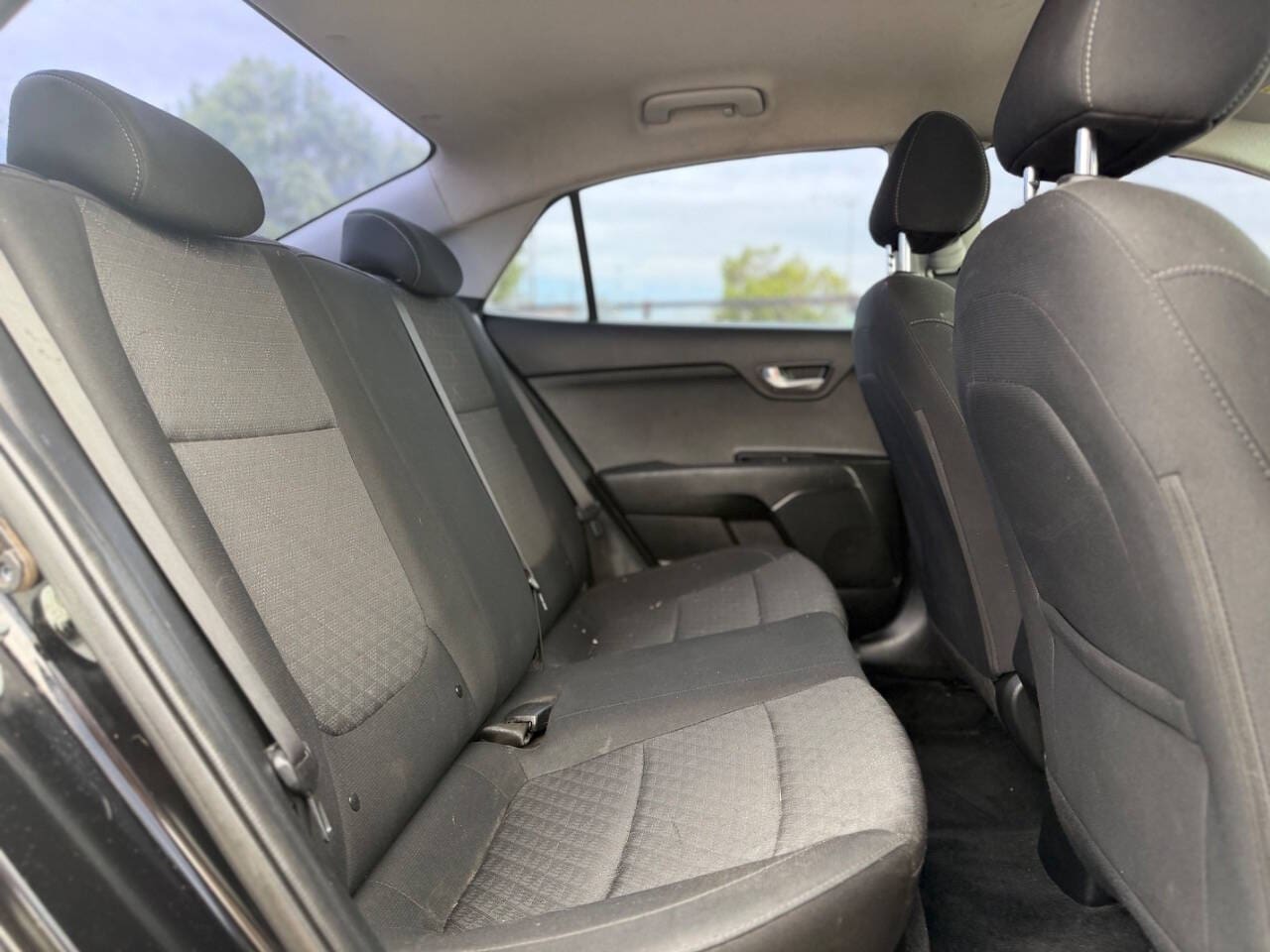 2018 Kia Rio - Image 13