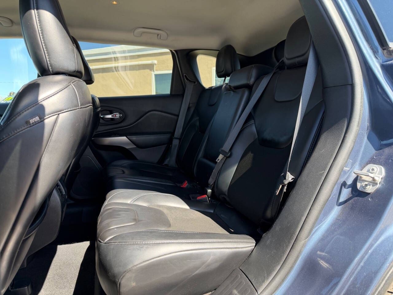 2019 Jeep Cherokee - Image 16