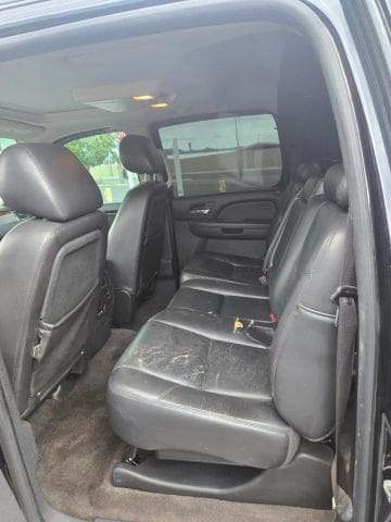 2010 Chevrolet Avalanche - Image 12