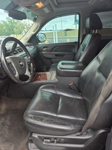 2010 Chevrolet Avalanche - Image 8