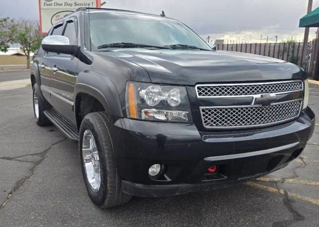 2010 Chevrolet Avalanche - Image 6