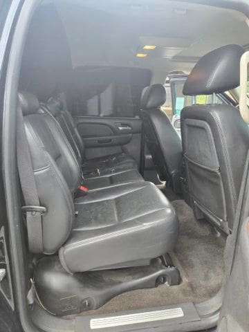 2010 Chevrolet Avalanche - Image 13