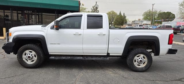 2018 GMC Sierra 2500 HD Double Cab - Image 2