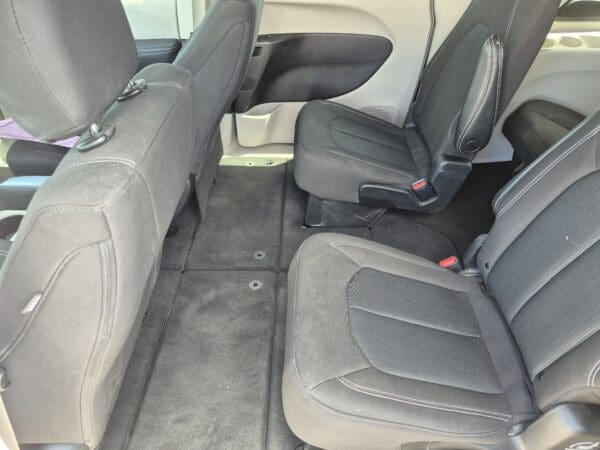 2023 Chrysler Voyager