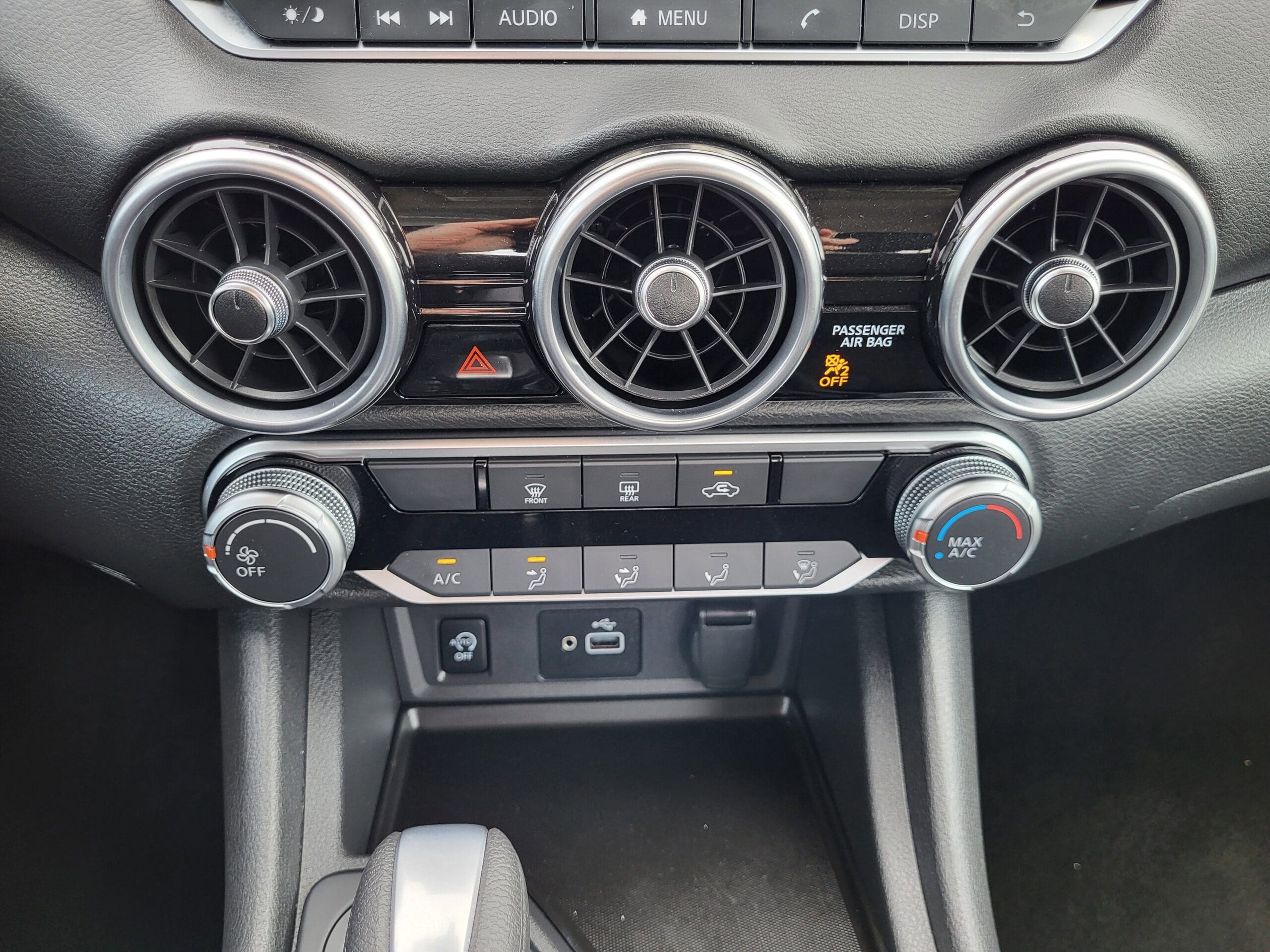 2025 Nissan Sentra - Image 13