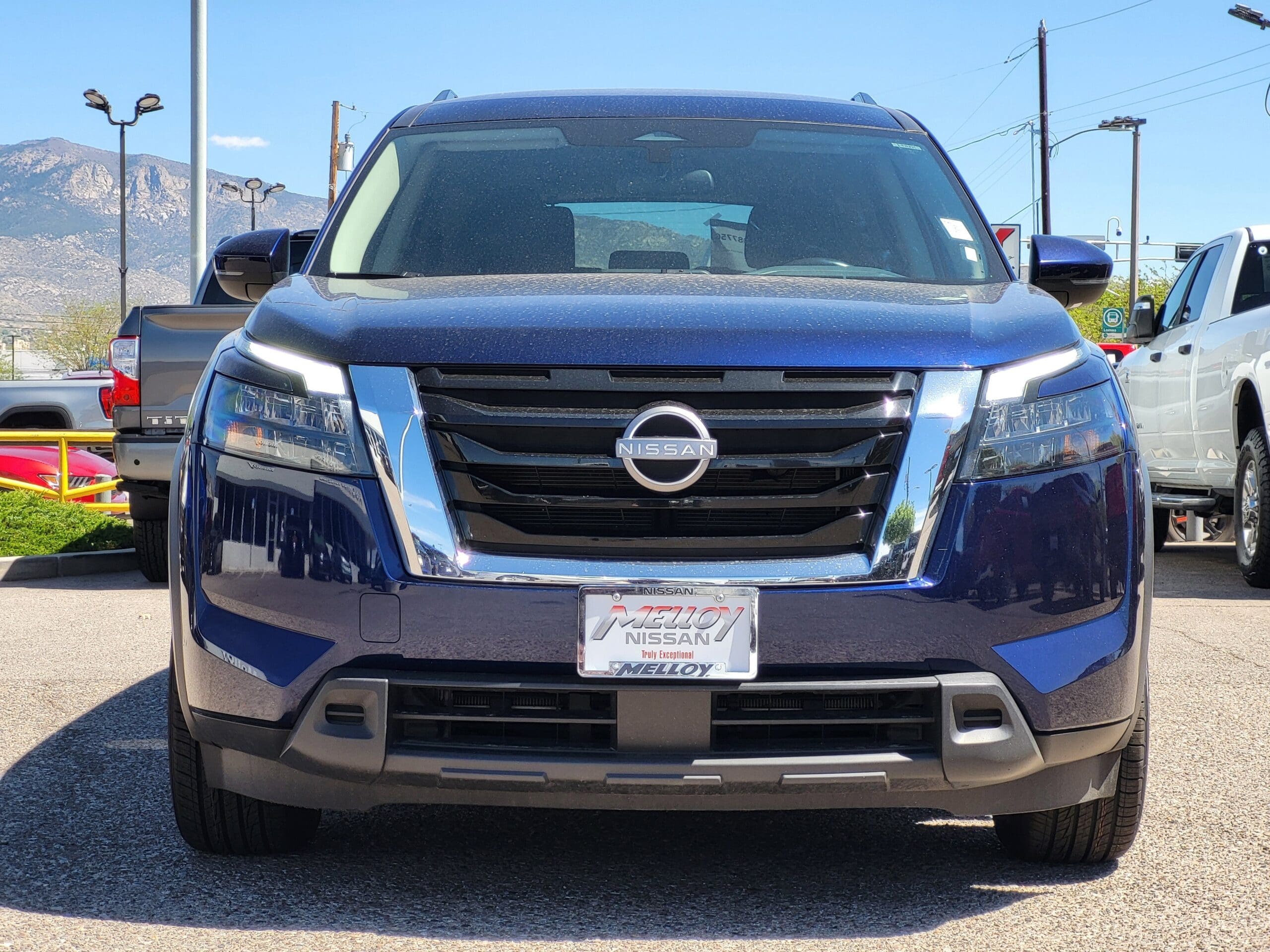 2024 Nissan Pathfinder - Image 2