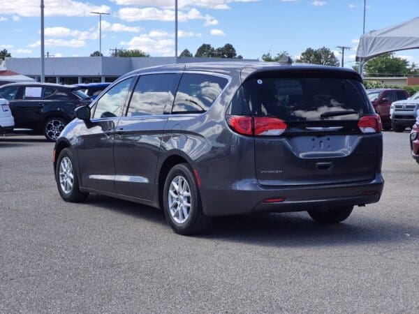 2023 Chrysler Voyager
