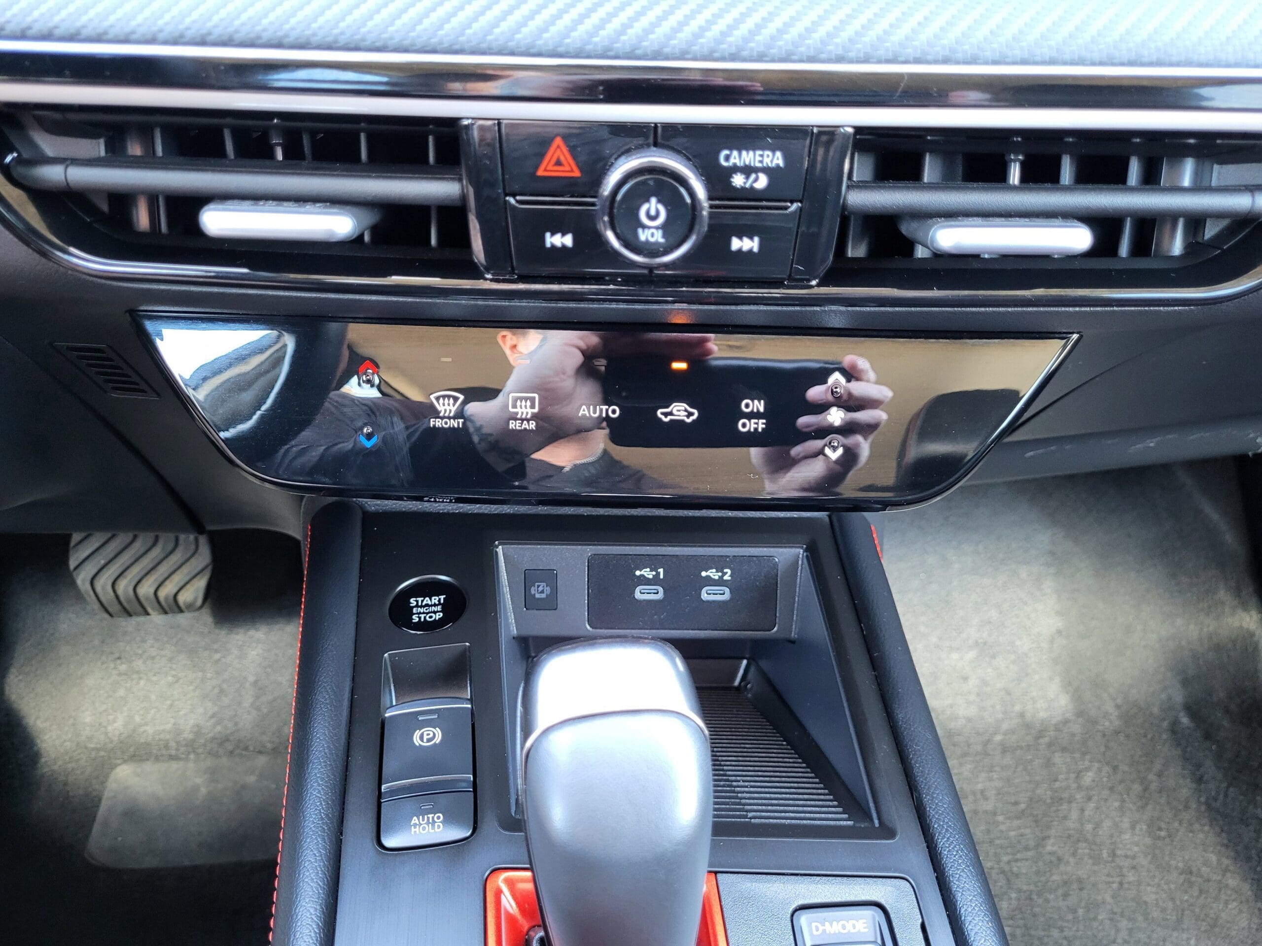 2025 Nissan Kicks - Image 14