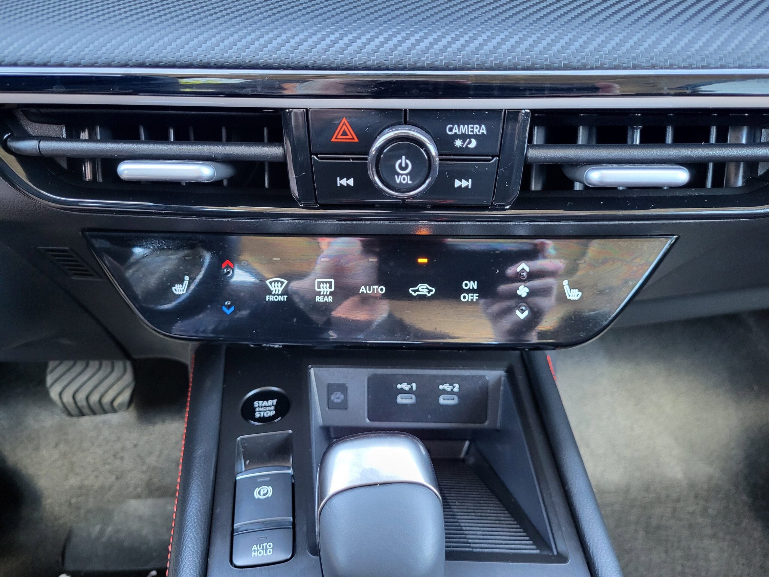 2025 Nissan Kicks - Image 14