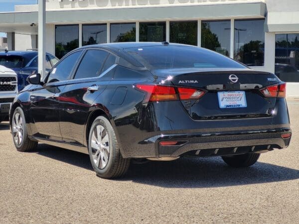 2025 Nissan Altima