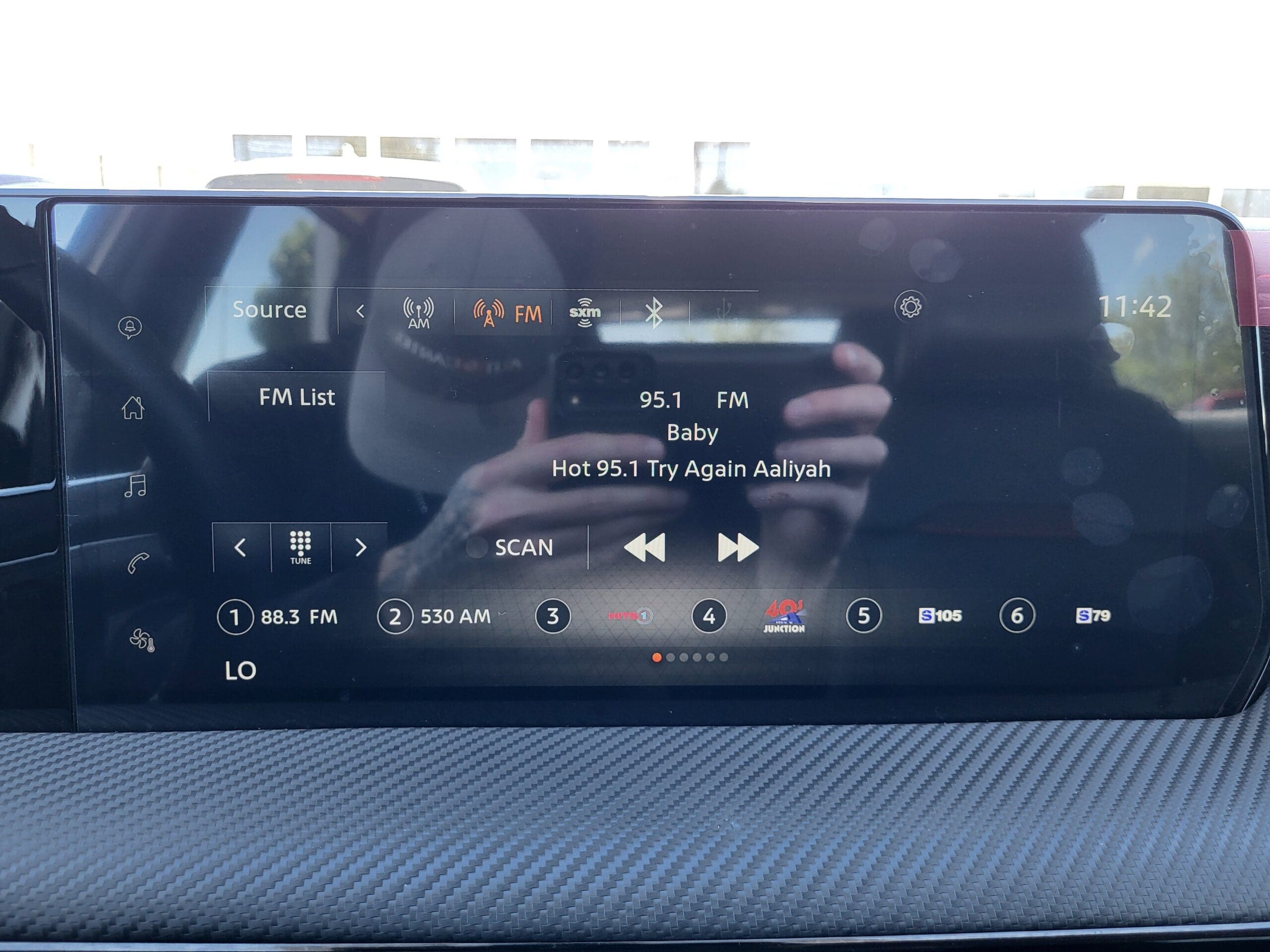 2025 Nissan Kicks - Image 12