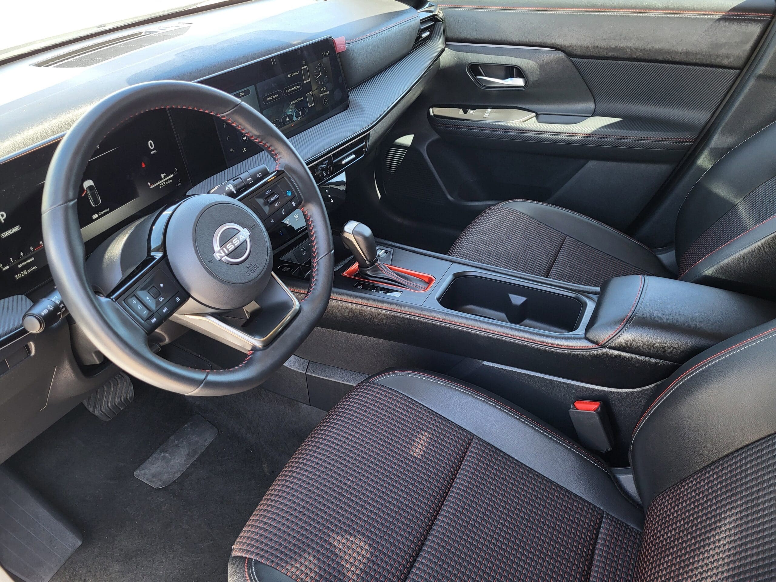 2025 Nissan Kicks - Image 9