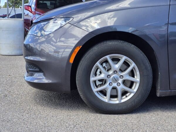 2023 Chrysler Voyager